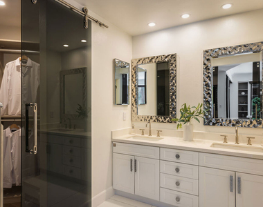 4460 Wilshire Boulevard - Photo Thumbnail 44