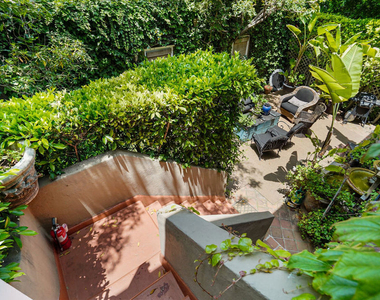 1233 N Crescent Heights Boulevard - Photo Thumbnail 12