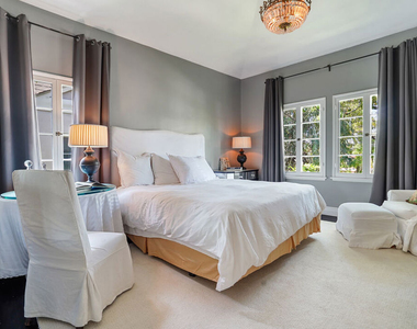 1233 N Crescent Heights Boulevard - Photo Thumbnail 16