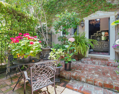 1233 N Crescent Heights Boulevard - Photo Thumbnail 2