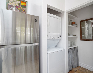 1233 N Crescent Heights Boulevard - Photo Thumbnail 9