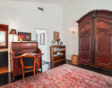 1233 N Crescent Heights Boulevard - Photo Thumbnail 14
