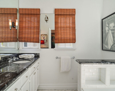 1233 N Crescent Heights Boulevard - Photo Thumbnail 18