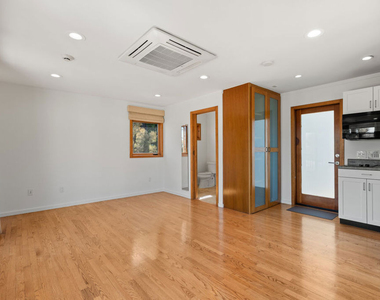 6152 W 77th Street - Photo Thumbnail 4