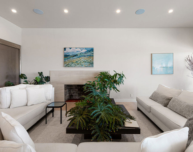 2052 Stradella Road - Photo Thumbnail 6