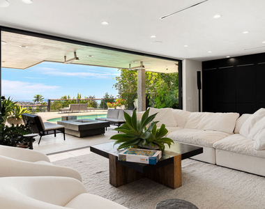 2052 Stradella Road - Photo Thumbnail 11