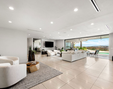 2052 Stradella Road - Photo Thumbnail 10