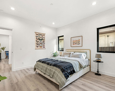 8929 Hubbard Street - Photo Thumbnail 17