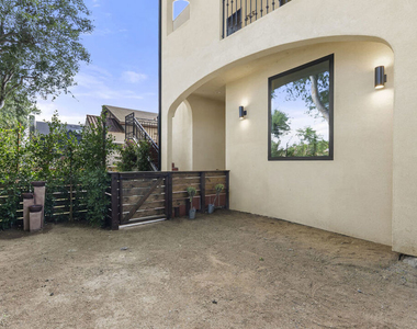 8929 Hubbard Street - Photo Thumbnail 28