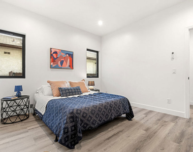 8929 Hubbard Street - Photo Thumbnail 23