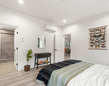 8929 Hubbard Street - Photo Thumbnail 18