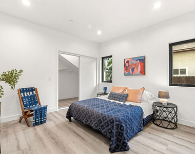 8929 Hubbard Street - Photo Thumbnail 22