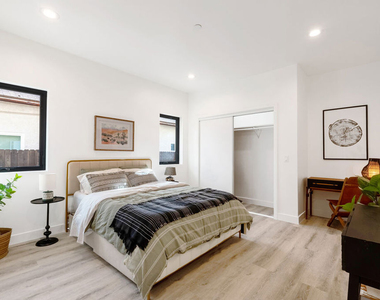 8929 Hubbard Street - Photo Thumbnail 16