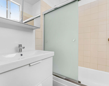 4870 1/2 W Adams Boulevard - Photo Thumbnail 9