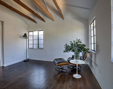 1807 Montana Ave - Photo Thumbnail 23