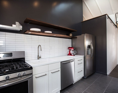 1807 Montana Ave - Photo Thumbnail 7
