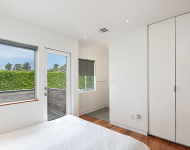 1807 Montana Ave - Photo Thumbnail 11