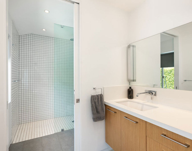 1807 Montana Ave - Photo Thumbnail 12