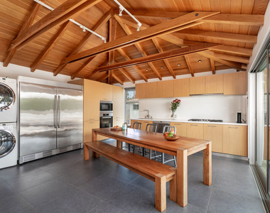 1807 Montana Ave - Photo Thumbnail 5