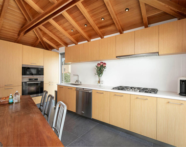 1807 Montana Ave - Photo Thumbnail 7
