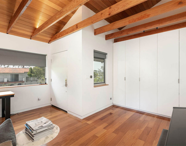 1807 Montana Ave - Photo Thumbnail 4