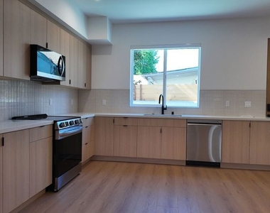 5225 W 20th Street - Photo Thumbnail 5