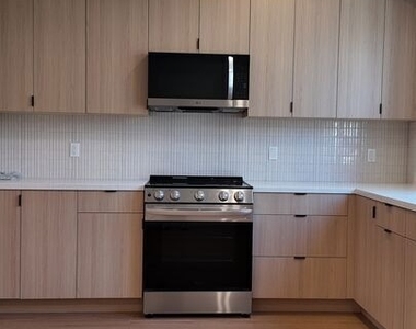 5225 W 20th Street - Photo Thumbnail 7