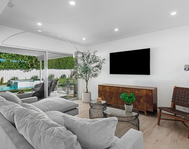 2326 E Finley Road - Photo Thumbnail 6