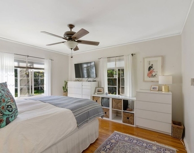 4224 Alcove Avenue - Photo Thumbnail 14