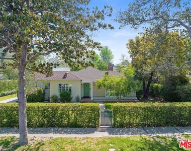 4224 Alcove Avenue - Photo Thumbnail 2