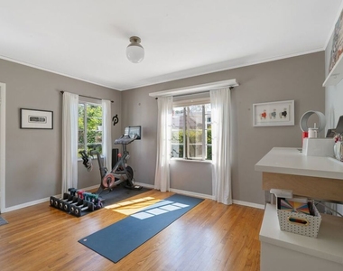 4224 Alcove Avenue - Photo Thumbnail 13