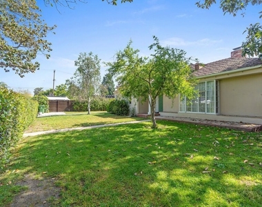 4224 Alcove Avenue - Photo Thumbnail 19