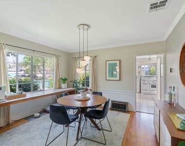 4224 Alcove Avenue - Photo Thumbnail 9