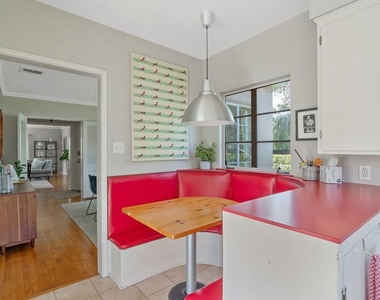 4224 Alcove Avenue - Photo Thumbnail 5