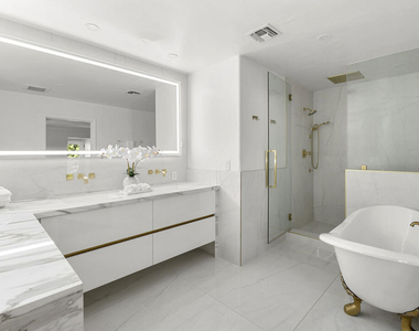 459 N Croft Avenue - Photo Thumbnail 9