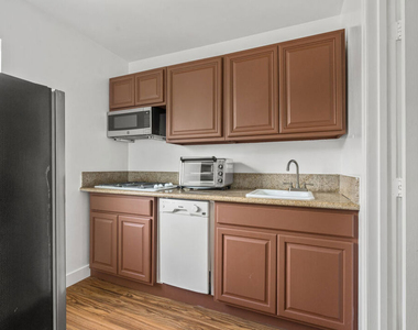 616 Vernon Avenue - Photo Thumbnail 4