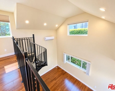 1658 S Carmelina Avenue - Photo Thumbnail 5