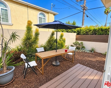 1658 S Carmelina Avenue - Photo Thumbnail 8