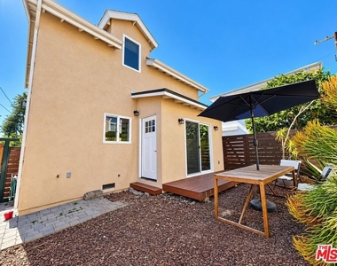 1658 S Carmelina Avenue - Photo Thumbnail 9