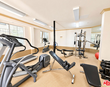 128 N Swall Drive - Photo Thumbnail 41