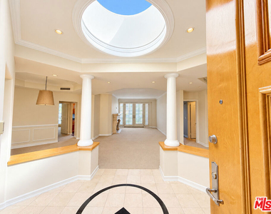 128 N Swall Drive - Photo Thumbnail 4