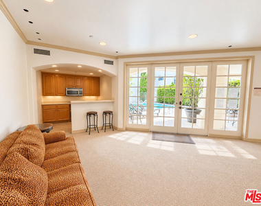 128 N Swall Drive - Photo Thumbnail 39
