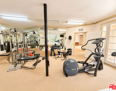 128 N Swall Drive - Photo Thumbnail 40