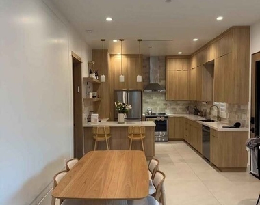 19037 Keswick Street - Photo Thumbnail 8