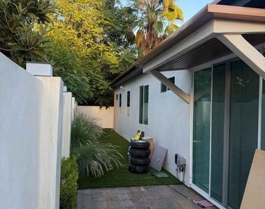 19037 Keswick Street - Photo Thumbnail 4