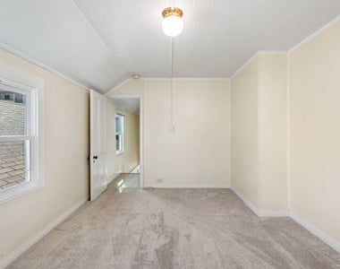 129 Ocean Park Boulevard - Photo Thumbnail 17