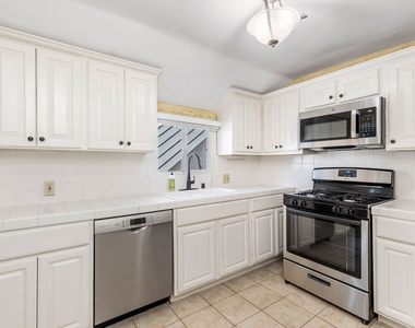 129 Ocean Park Boulevard - Photo Thumbnail 10
