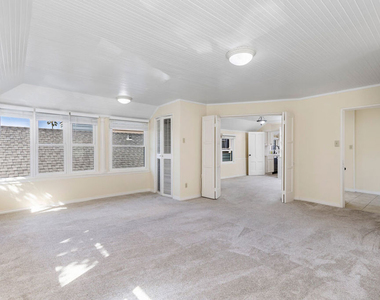 129 Ocean Park Boulevard - Photo Thumbnail 6