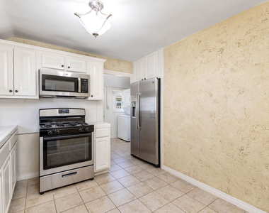 129 Ocean Park Boulevard - Photo Thumbnail 11