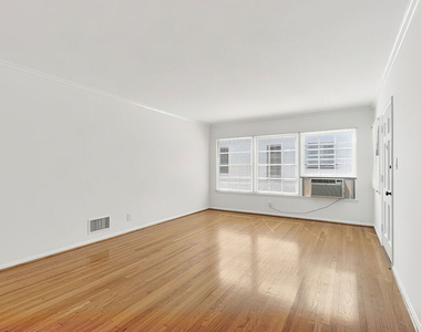1474 1/2 Reeves Street - Photo Thumbnail 2